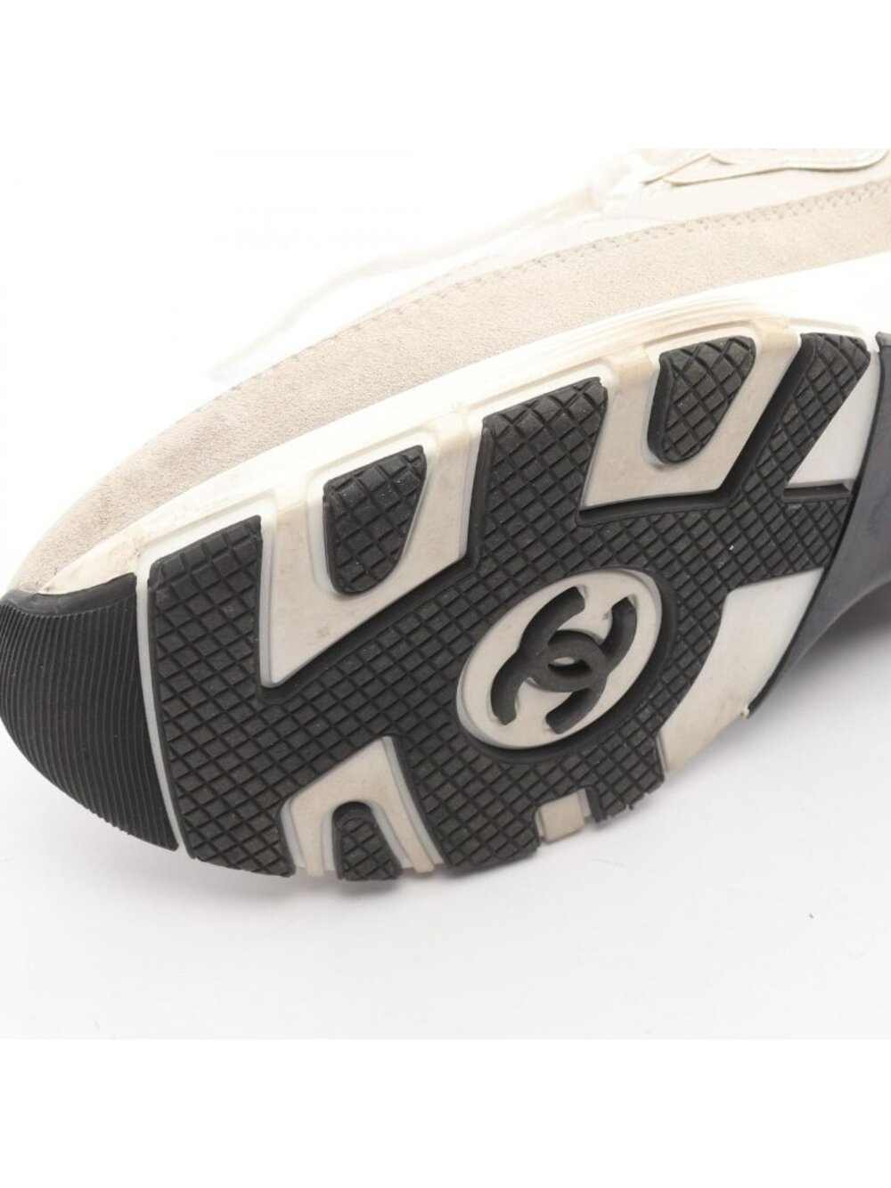 Chanel Sneakers CC Logo Silver Leather - Picture 11 of 11